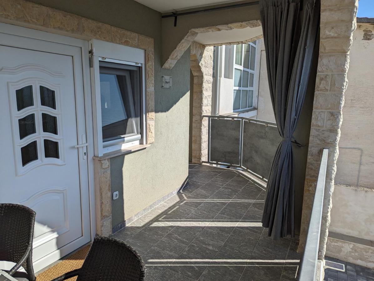 Apartment Lipa Vir Eksteriør bilde
